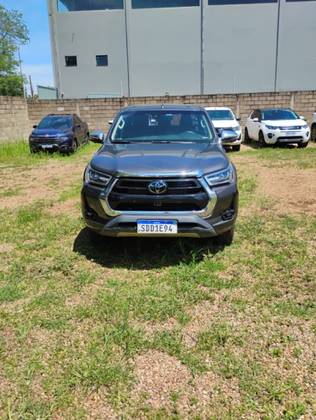 TOYOTA HILUX 2.8 D-4D TURBO DIESEL CD SRX 4X4 AUTOMÁTICO